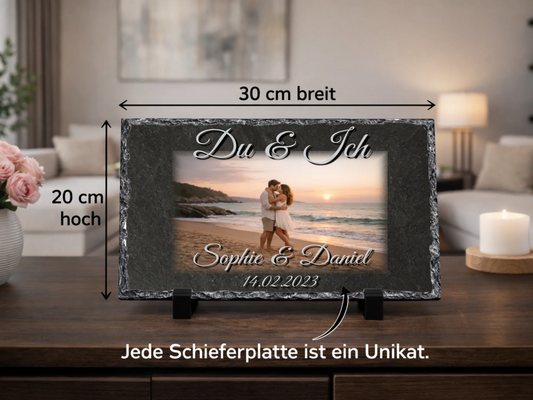Personalisierte Schiefertafel 20x30cm | Personalisiertes Metallschild 20x25cm – Du & Ich mit Foto, Namen und Datum | Geschenk Jahrestag, Hochzeitstag, Valentinstag | Willkommensschild Haustür | Deko Wohnzimmer, Flur, Diele