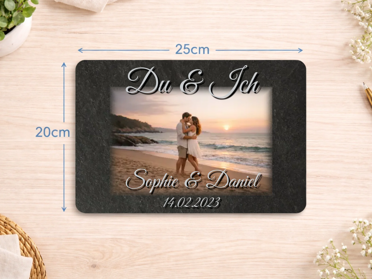 Personalized slate plaque 20x30cm | Personalized metal sign 20x25cm – You & Me with photo, names and date | Gift for anniversary, wedding anniversary, Valentine's Day | Welcome sign for front door | Decor for living room, hallway, entryway