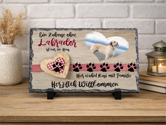 Personalisierte Schiefertafel 20x30cm | Personalisiertes Metallschild 20x25cm – Herzlich Ein Zuhause ohne "Rasse" ist nur ein Haus mit Foto, Namen und Wunschtext | Willkommensschild Haustür | Deko Wohnzimmer, Flur
