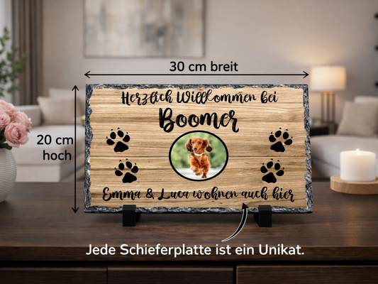 Personalisierte Schiefertafel 20x30cm | Personalisiertes Metallschild 20x25cm – Herzlich Willkommen bei Hund / Katze / Haustier mit Foto, Namen und Wunschtext | Willkommensschild Haustür