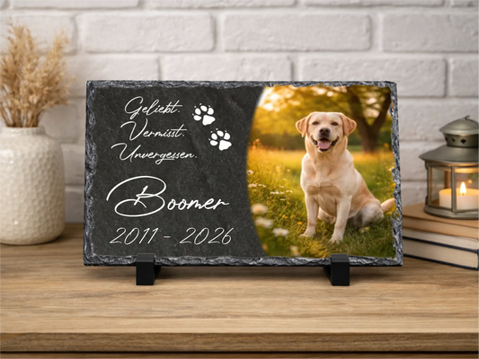 Personalisierte Schiefertafel Haustier | Tier - 20×30 cm – Gedenktafel mit eigenem Foto & Namen | Erinnerung „Geliebt. Vermisst. Unvergessen“